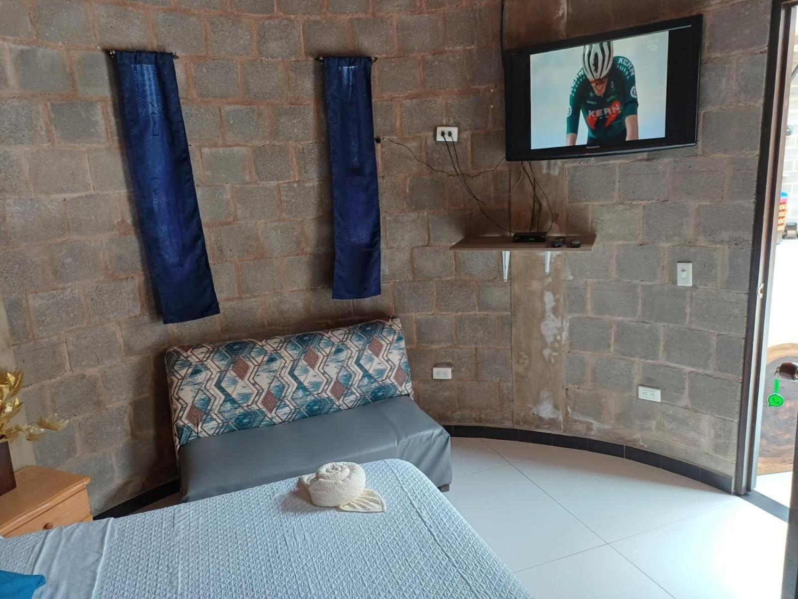 Hotel Castillo Roma 모니키라 외부 사진